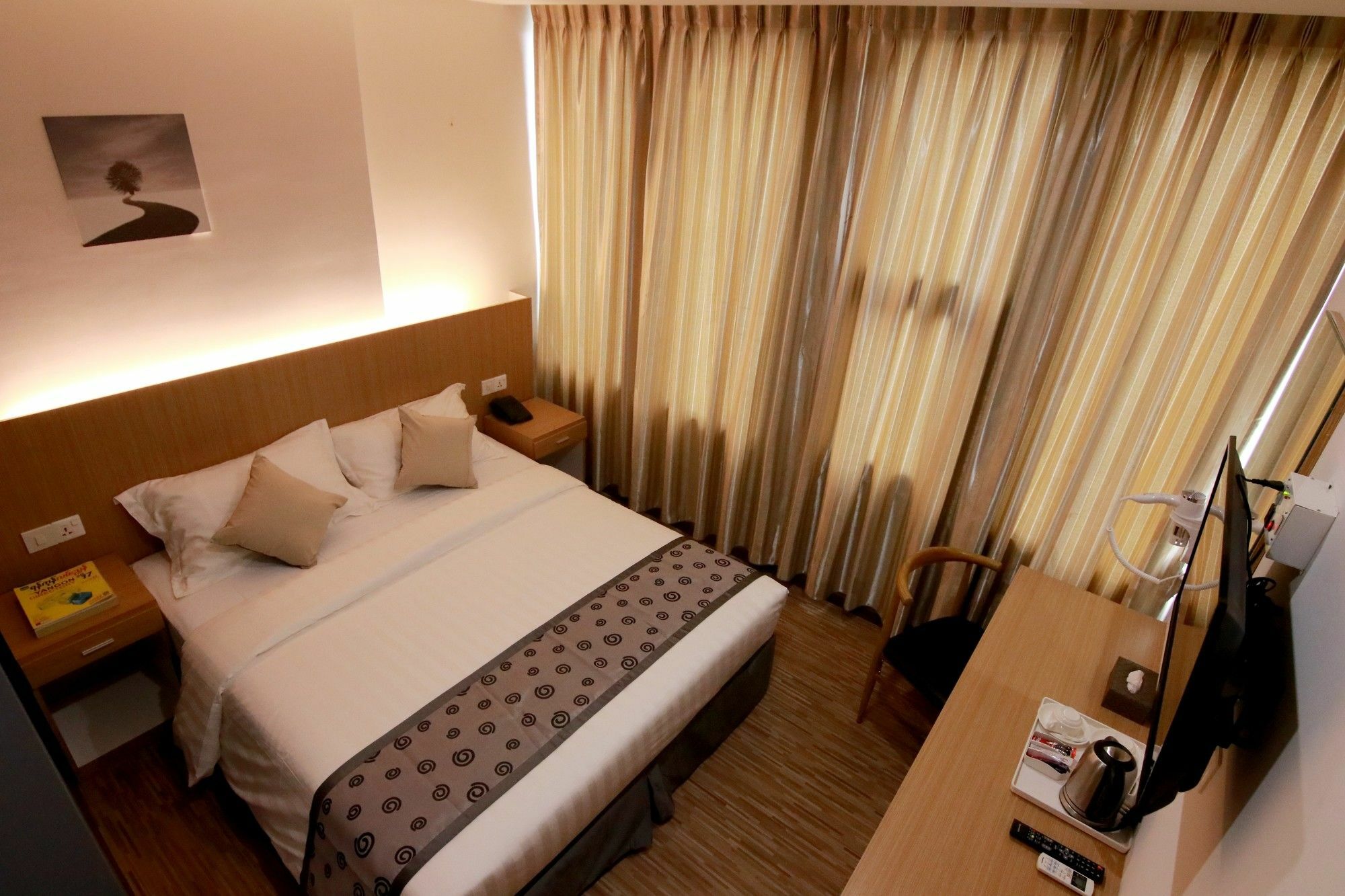 Botahtaung Hotel Yangon Exterior photo
