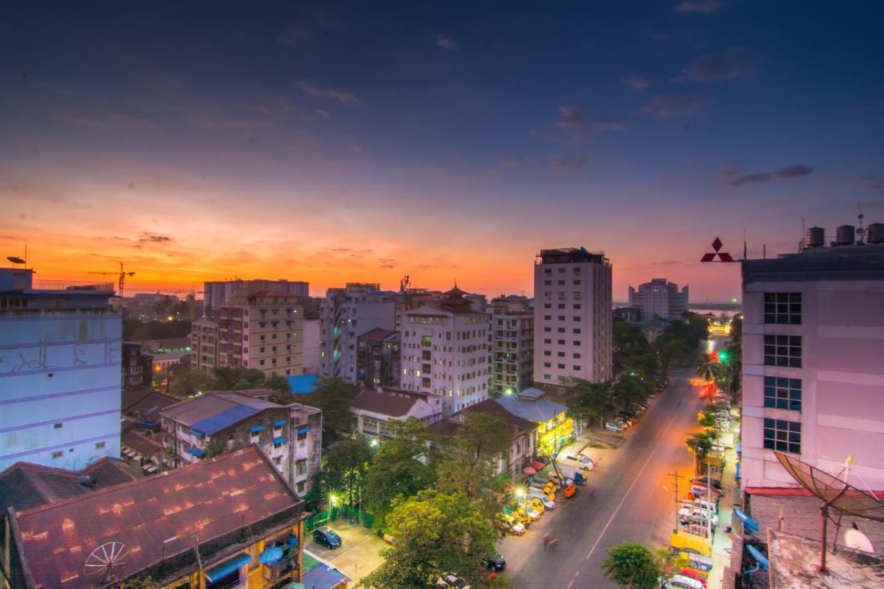 Botahtaung Hotel Yangon Exterior photo